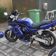 Yamaha fzs 600 >SOLGT<