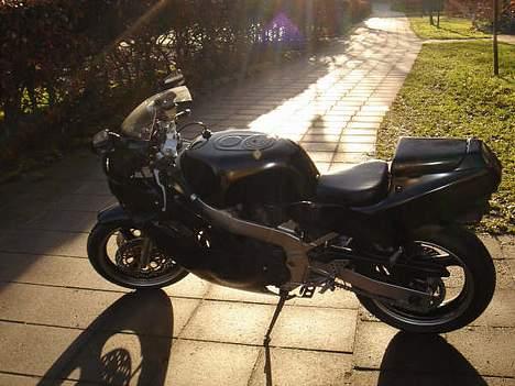 Suzuki gsx r 400 r  billede 5