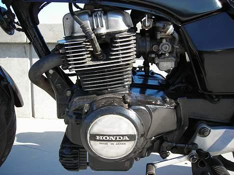 Honda CB400N - 450 ccm på dyret billede 4