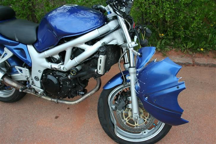 Suzuki SV 650 N **totalskadet*** - Enden på min SV 650  :-( billede 1