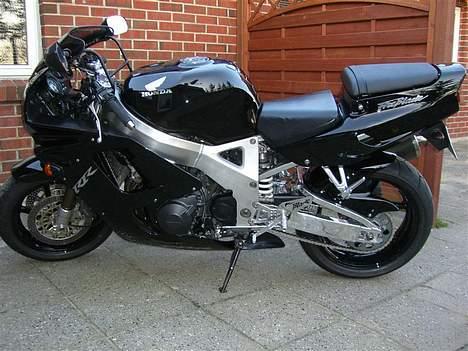 Honda CBR 900 RR TOTALSKADET - den anden side billede 3