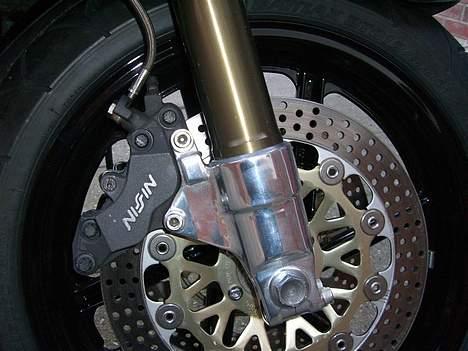 Honda CBR 900 RR TOTALSKADET - close up billede 9