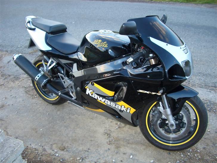 Kawasaki ZX7R Ninja (solgt) billede 2