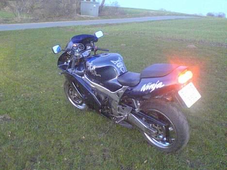 Kawasaki ZX9R (solgt) billede 14