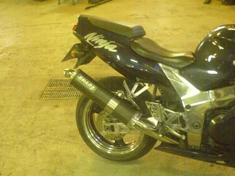 Kawasaki ZX9R (solgt) billede 17