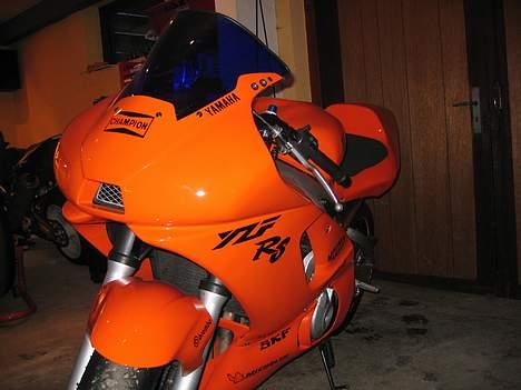 Yamaha R6 ""solgt""  - pæn i lakken..  det holdt et par måneder. billede 2