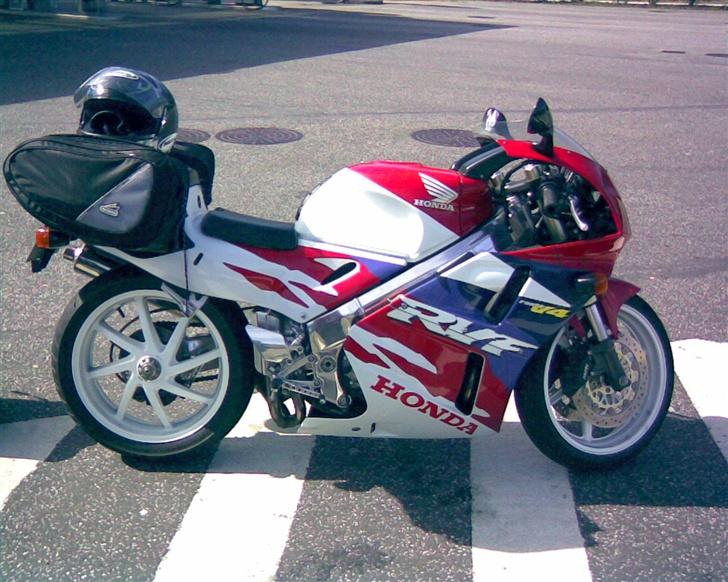 Honda RVF400R billede 9