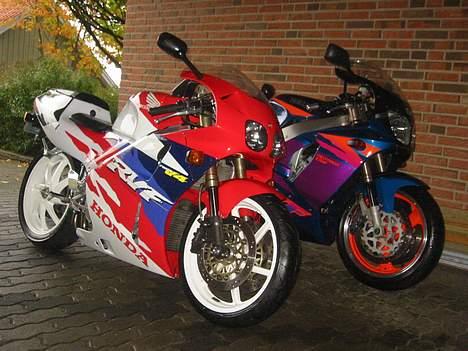 Honda RVF400R - Honda´en og min kærestes forhenværende mc. billede 13