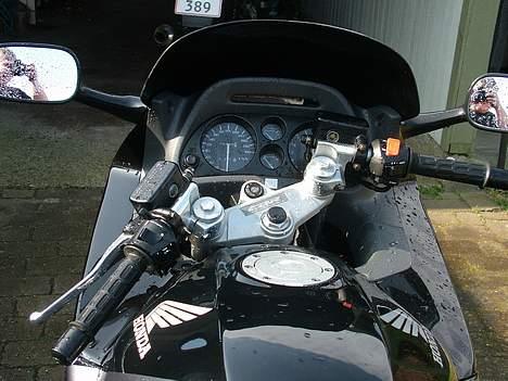 Honda CBR 1000F SC24 solgt - Mit udsyn når jeg kører. billede 8