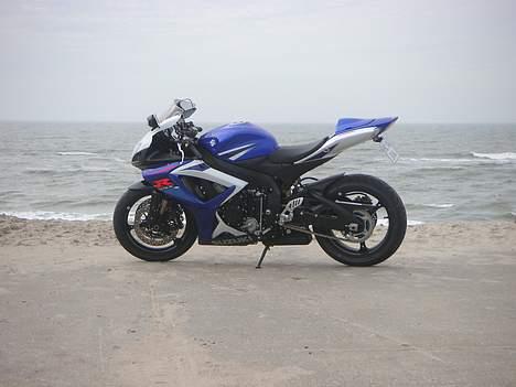 Suzuki GSX-R 750 k7 -[SOLGT]- - Dejligt vejr til en tur ved stranden billede 6