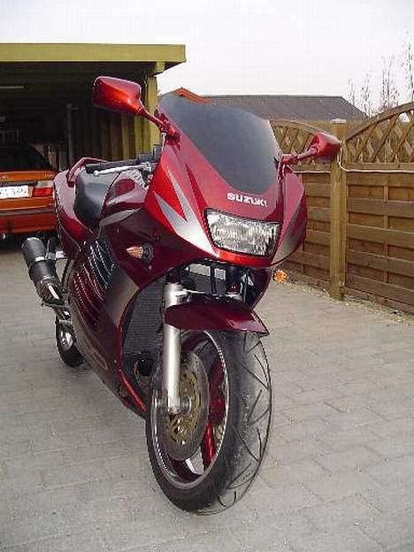 Suzuki RF900R solgt billede 3