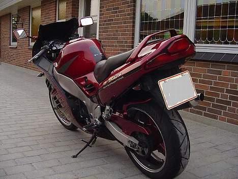 Suzuki RF900R solgt billede 5