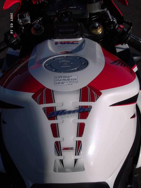 Honda CBR 1000 RR - Min tankpad "blade" billede 10