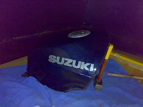 Suzuki gsx-r 250 - tanken inden maler billede 8