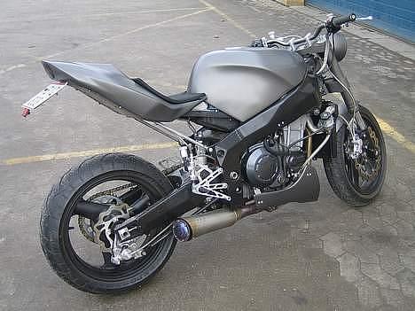 Kawasaki ZXR 750 Streetfighter  billede 3