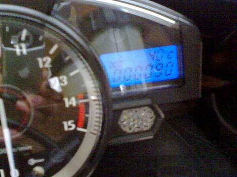 Yamaha YZF-R1(solgt) - Dag 1. Lige kommet hjem med den.. billede 2