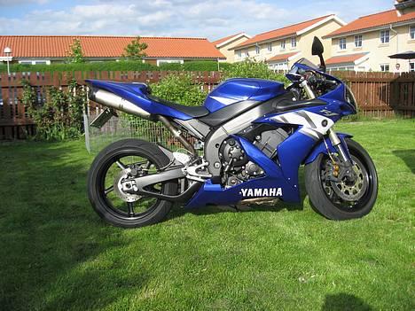 Yamaha R1 billede 2