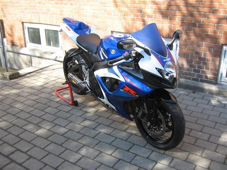 Suzuki GSX R 750 K7 billede 1