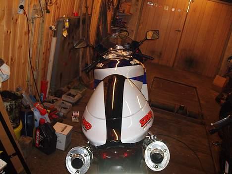 Suzuki TL 1000 R  SOLGT billede 2