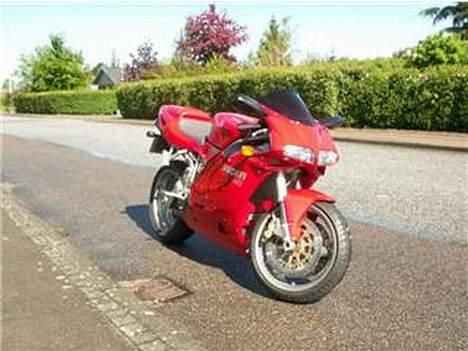Ducati 748 billede 2