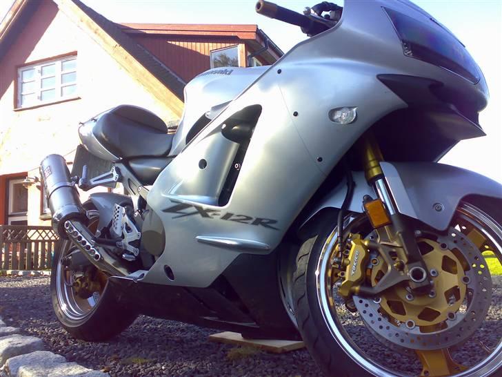 Kawasaki ZX12R - Kørt 100 km uden for Harare, hvor der grilles og hygges. Ny tur hver week-end. billede 9