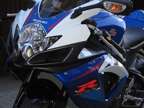 Suzuki GSX R 750 K7 billede 2