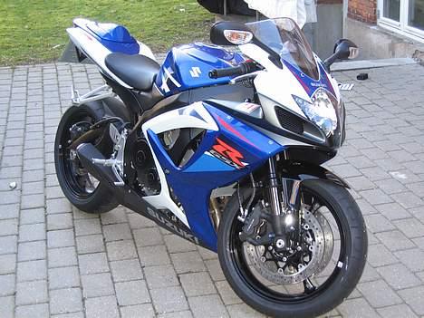 Suzuki GSX R 750 K7 billede 3