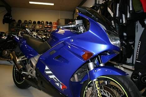 Honda VFR 750 - The Blue Beast billede 3