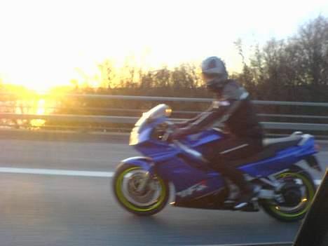 Honda VFR 750 - Undervejs hjem fra MC-importen hvor den blev købt...  billede 5