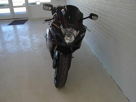 Suzuki GSXR-1000 *SOLGT* - Front, sort Puig og sølv blinkpærer billede 7