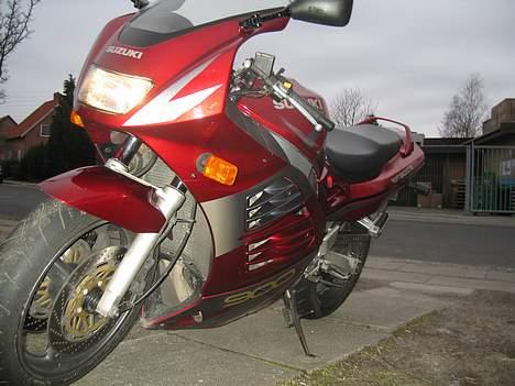 Suzuki RF 900 R       SOLGT billede 14