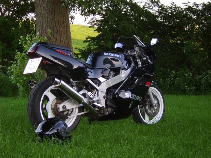 Suzuki Gsx R 400 R "SOLGT" billede 3