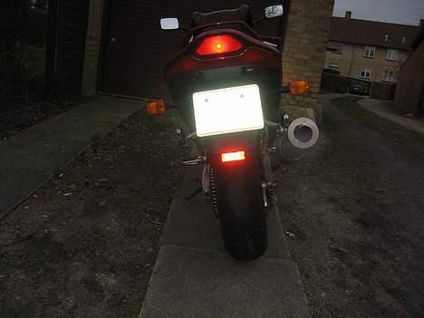 Suzuki RF 900 R       SOLGT - Sådan en røv, bliver man aldrig træt af.... ;-) billede 15