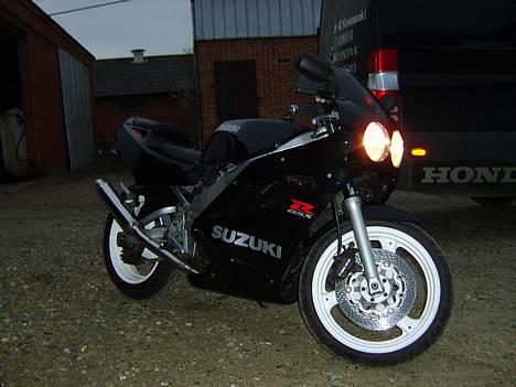 Suzuki Gsx R 400 R "SOLGT" billede 12