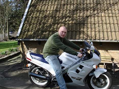 Honda VFR 750 F - SOLGT - billede 7