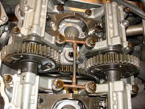 Honda VFR 750 F - SOLGT - - Tandhjulstrukne knastaksler billede 8