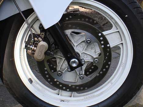 Honda VFR 750 F - SOLGT - billede 14