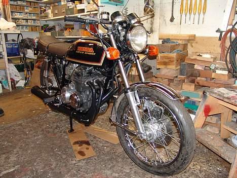 Honda CB 400 F Super Sport - Næsten færdig og faktiskt klar til at köre en prövetur billede 1