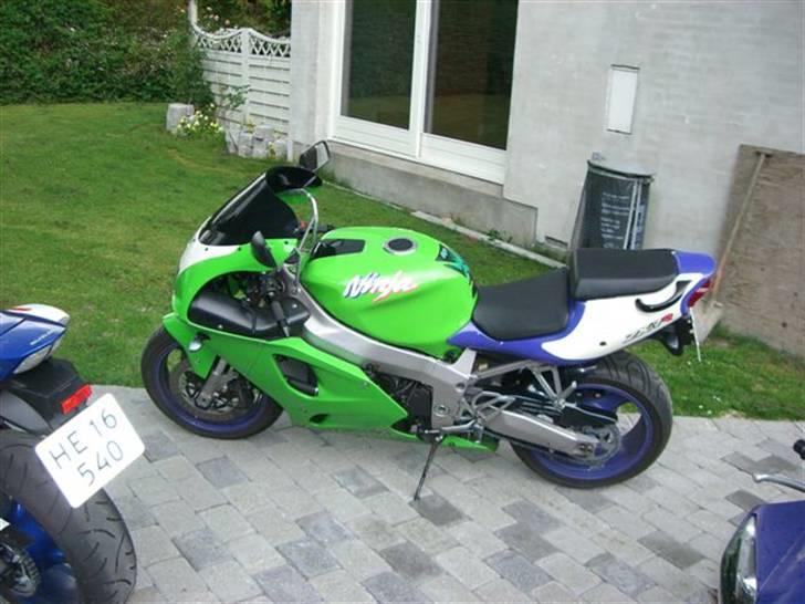 Kawasaki ZX7R ( Solgt ) billede 1