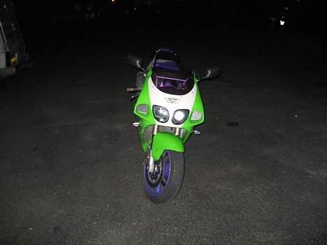 Kawasaki ZX7R ( Solgt ) billede 3
