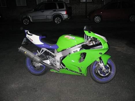 Kawasaki ZX7R ( Solgt ) billede 4