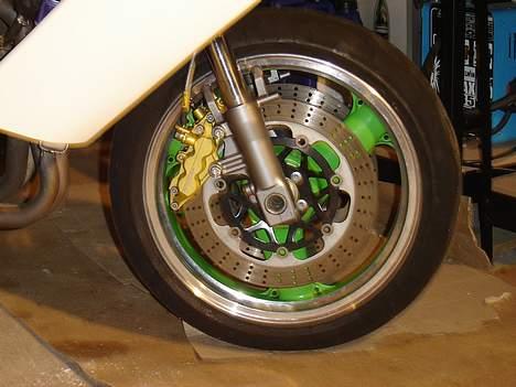Kawasaki ZXR 750/900 M (RR) - GSXR1000 K1 six pots & Goodridge Lines billede 7