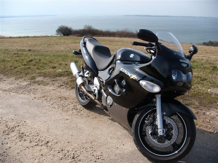 Suzuki gsx 750 f(solgt) - på toppen ved vejrhøj i odsherred billede 1