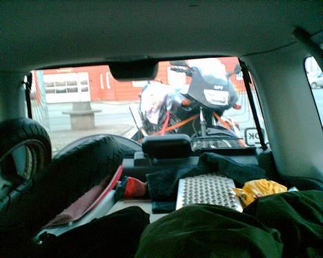 Kawasaki GPZ 500 S - På vej hjem fra jylland med min skat, fik aldrig taget billeder af selve suringen :( billede 5