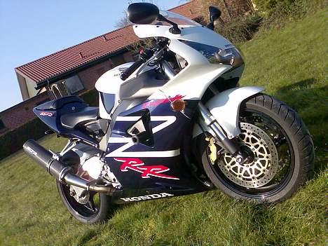 Honda CBR 954 RR billede 2
