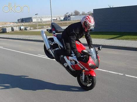 Yamaha yzf-r6 (SOLGT) billede 3