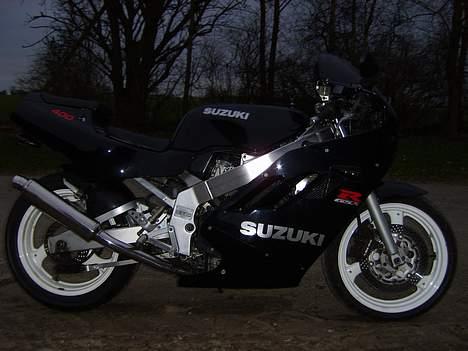 Suzuki Gsx R 400 R "SOLGT" billede 15