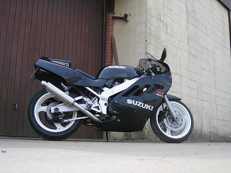 Suzuki Gsx R 400 R "SOLGT" billede 17