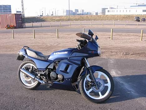 Kawasaki GPZ 550 billede 1
