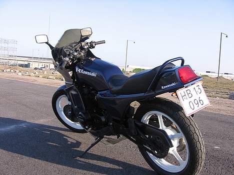 Kawasaki GPZ 550 billede 3